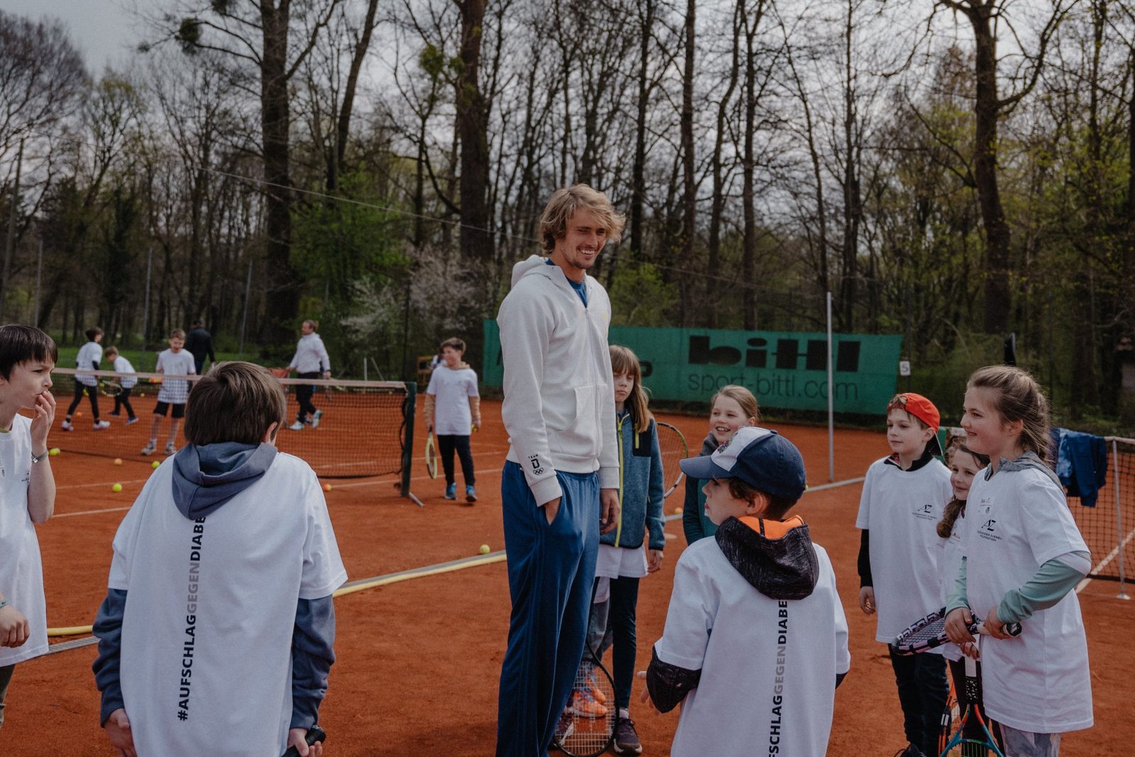 Kindergruppe bei einem Tennis-Camp der Foundation